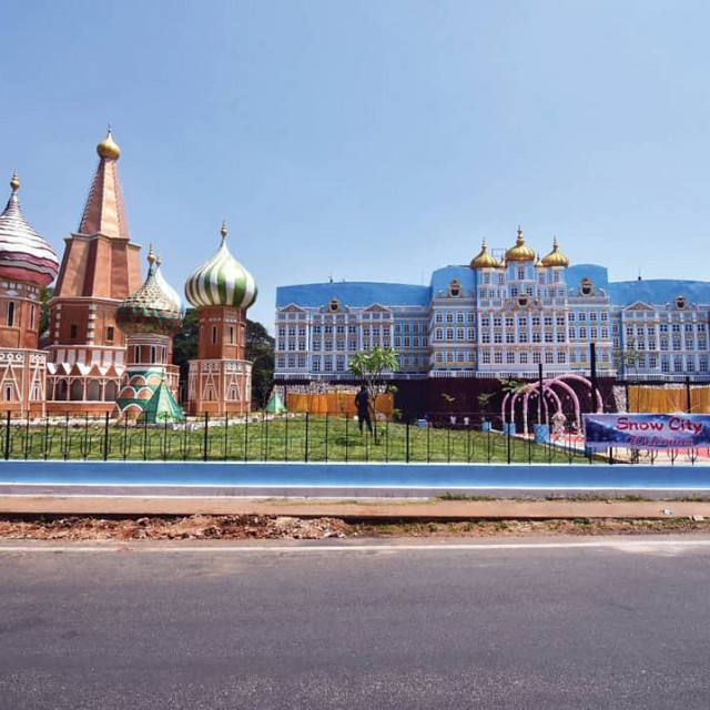 snow city theme park