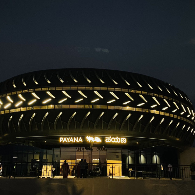 payana-vintage-car-musuem-nightview