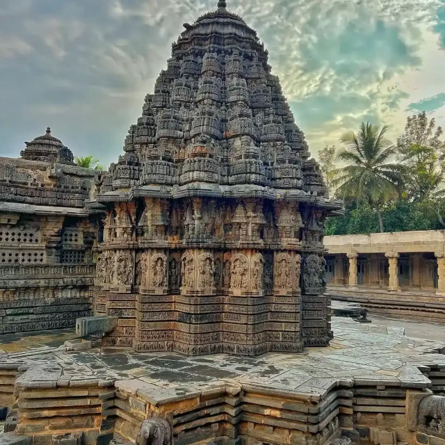 Somanathapura Chennakesava Temple Photos